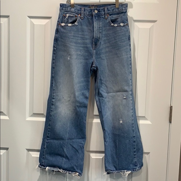 Abercrombie & Fitch Denim - Abercrombie and Fitch distressed jeans